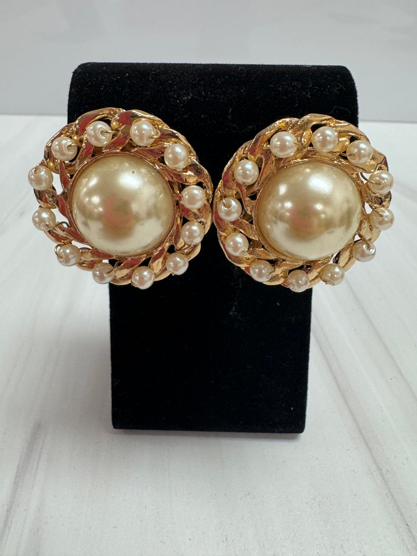 The Clara Earrings-Pearl: YOCHI