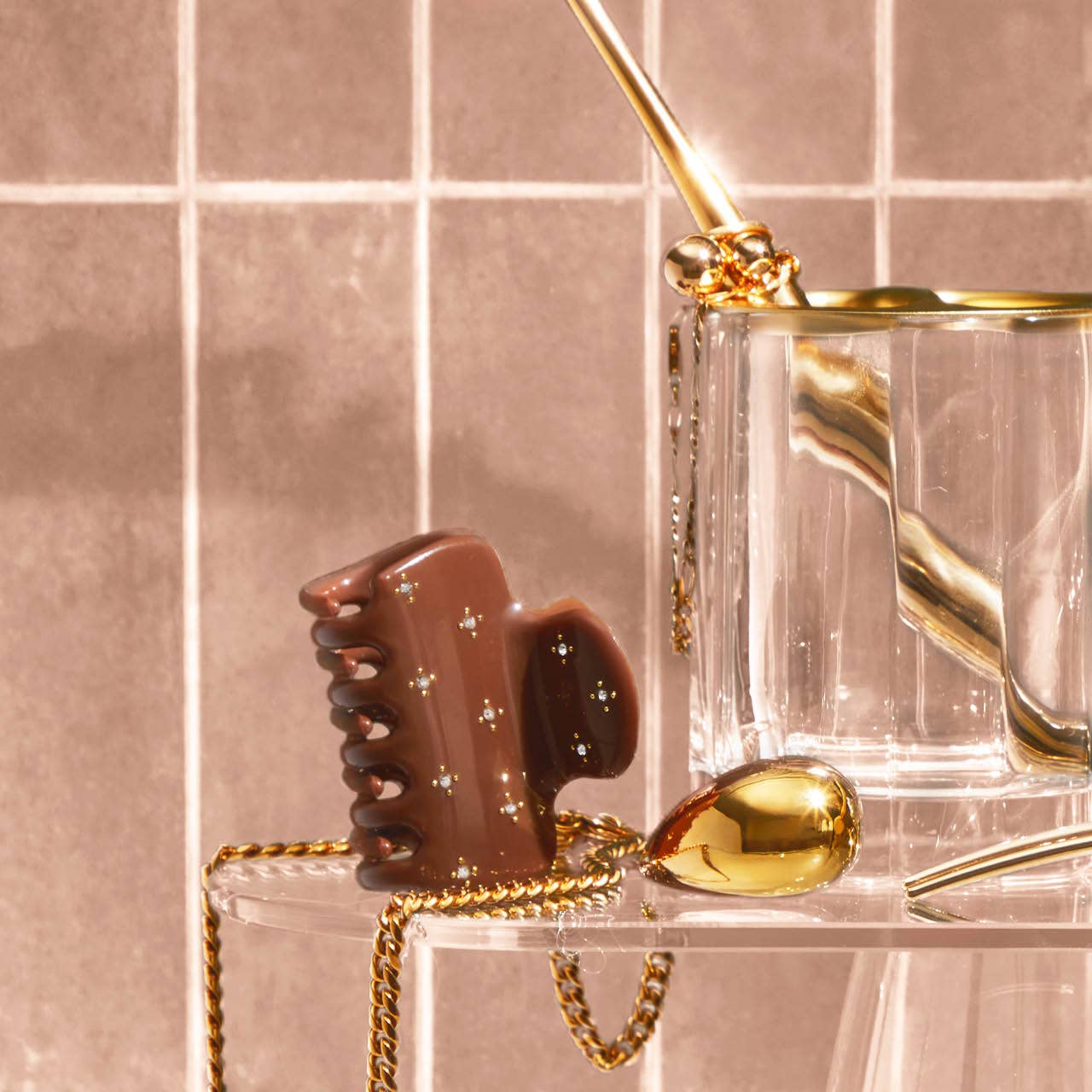 Recycled Plastic Rhinestone Medium Puffy Claw Clip-Camel