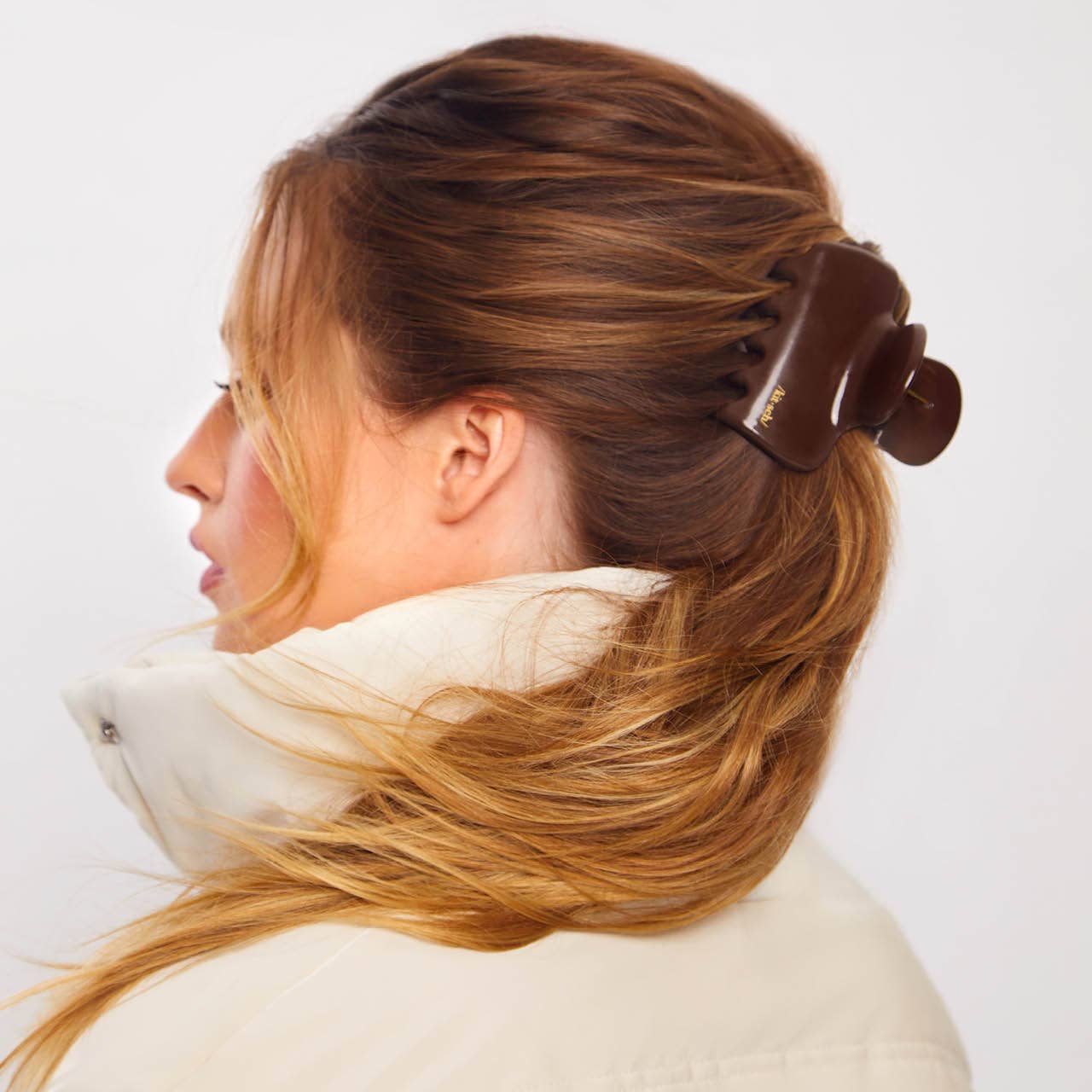 Recycled Plastic Puffy Cloud Clip: Chocolate