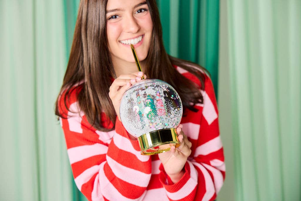 Snow Globe Sipper Cup
