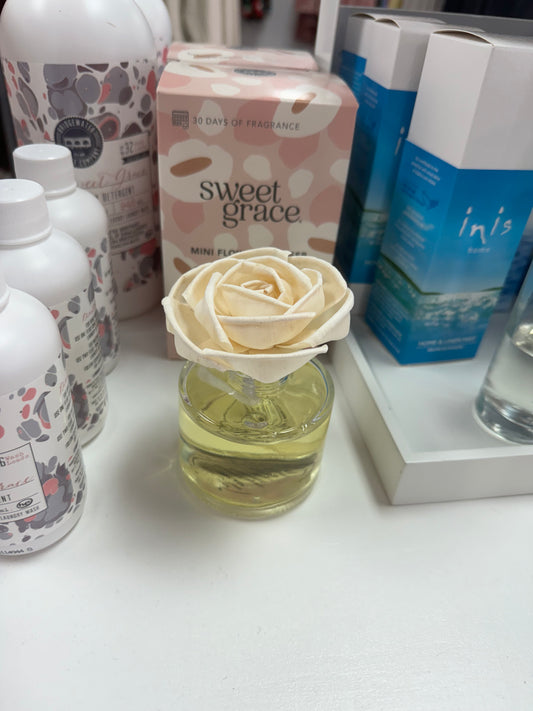 Sweet Grace Mini Flower Diffusers