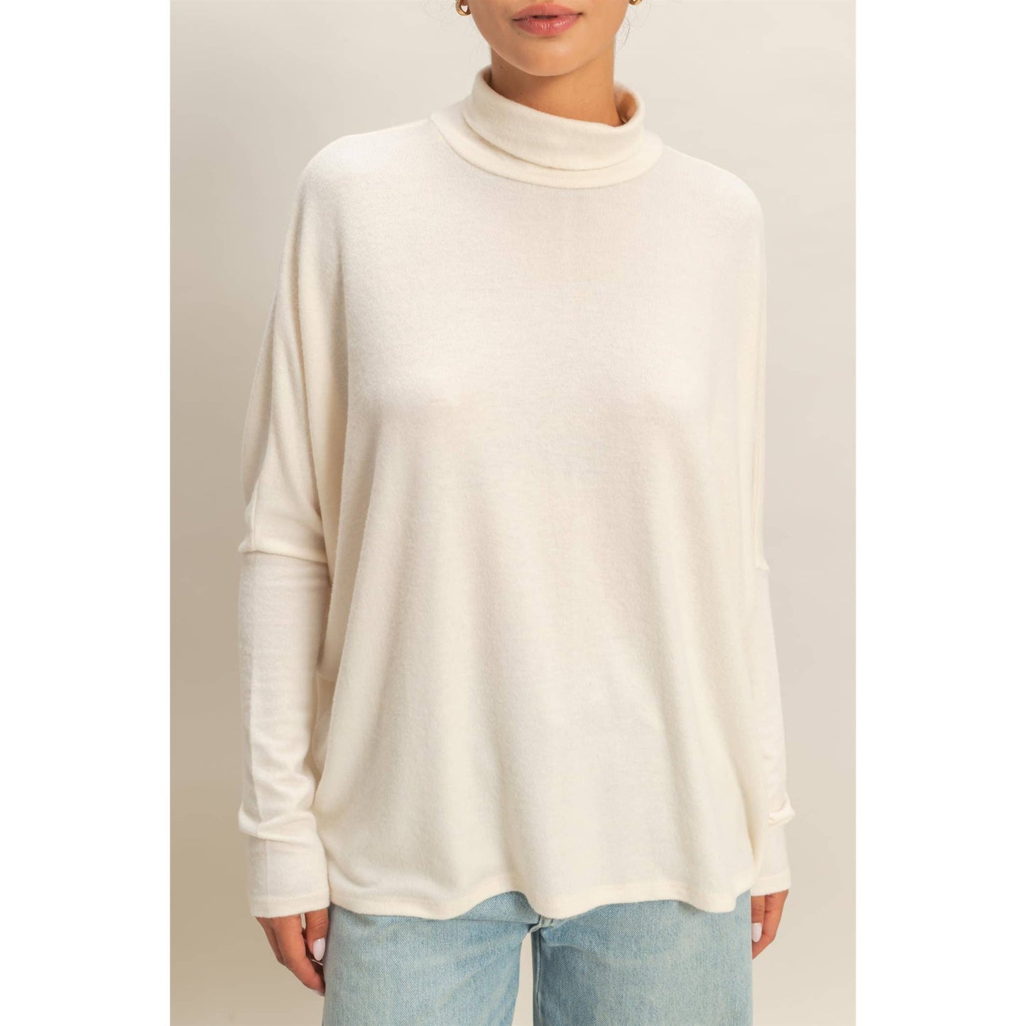 Creamy Dolman Sleeve Top: DOORBUSTER